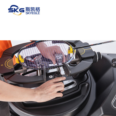 เครื่องคบแบดมินตัน 100-240V พร้อมระบบหนีบแร็กเก็ตซิงโครนัส